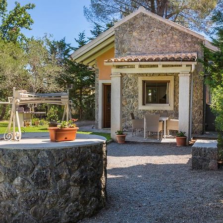 Petrinos Cottage Dafníla Kültér fotó