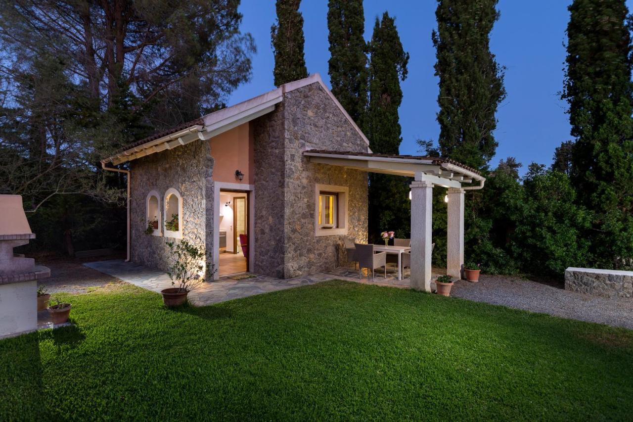 Petrinos Cottage Dafníla Kültér fotó